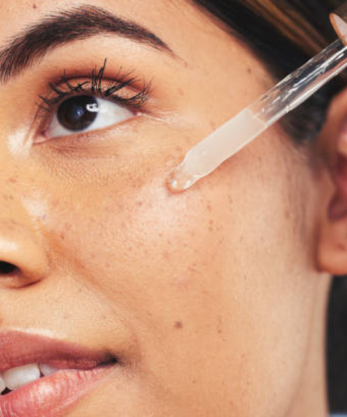 Arcolaj vagy arcszérum – melyik a jobb választás a bőrödnek?