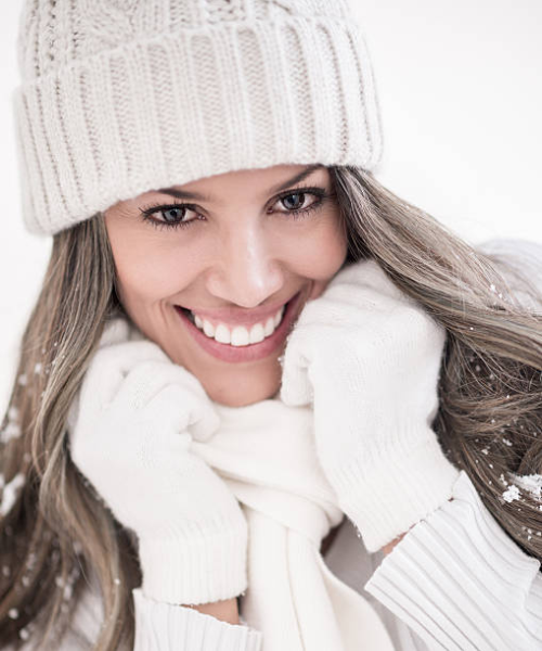 Téli bőrvédelem – hogyan reagál a bőr a hideg hónapokban, és hogyan támogathatjuk tudatos bőrápolással?