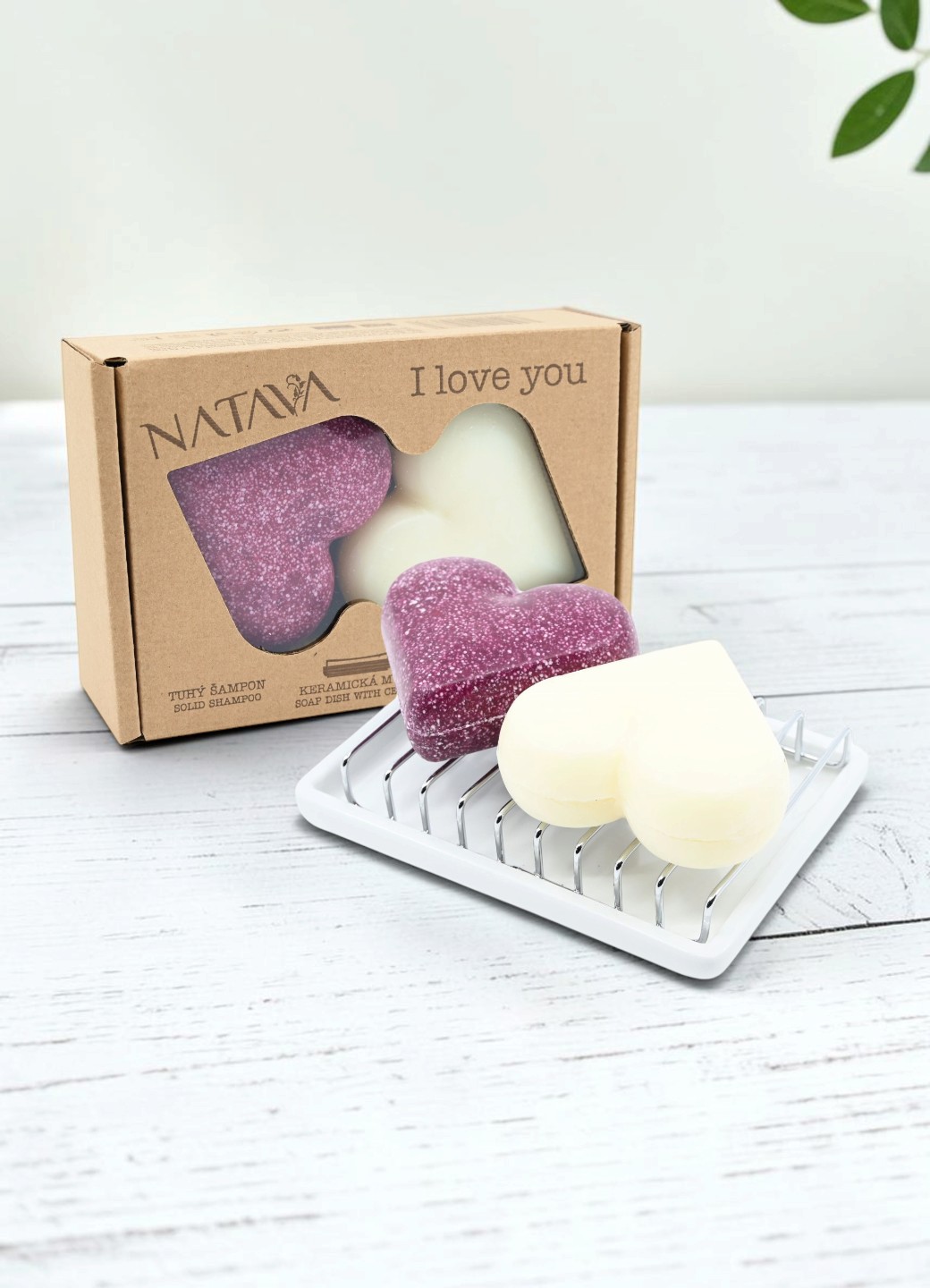 Natava szív alakú ajándékcsomag - szilárd sampon (95gr), balzsam (80gr) és kerámia szappantartó